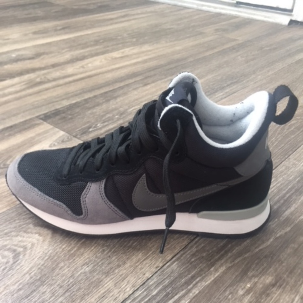 Nike internationalist